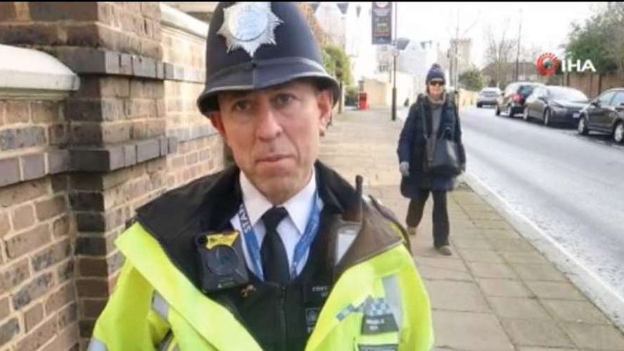 İngiltere’de 30 yıldır polislik yapan Uzun’a Kraliçe Elizabeth tarafından ödül