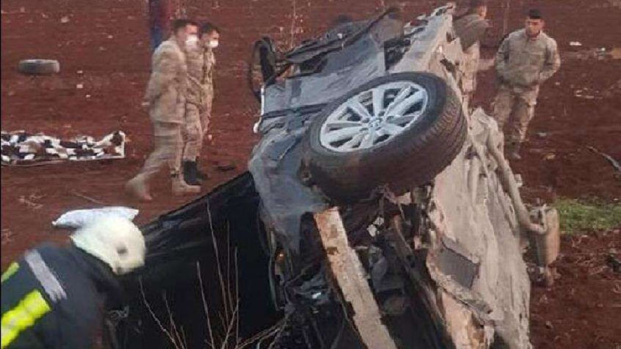 Şanlıurfa’da otomobil şarampole devrildi: 1 ölü, 3 yaralı
