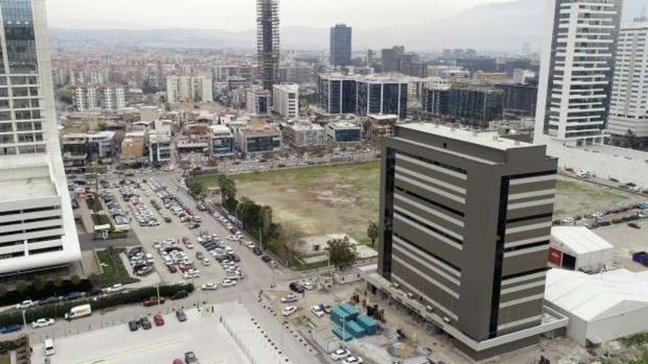 Türkiye'nin en büyük tam otomatik otoparkı Bayraklı'da açılıyor!