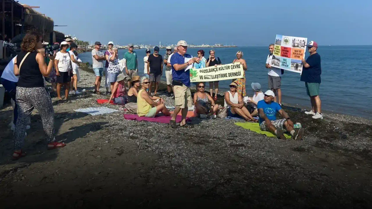 Güzelbahçe’de vatandaşlar plajlarda artan işgallere karşı harekete geçti