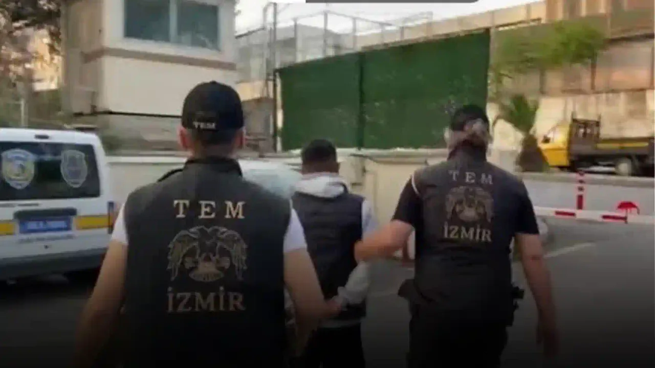 İzmir’de FETÖ’nün mahrem imamlarına operasyon: 9 gözaltı