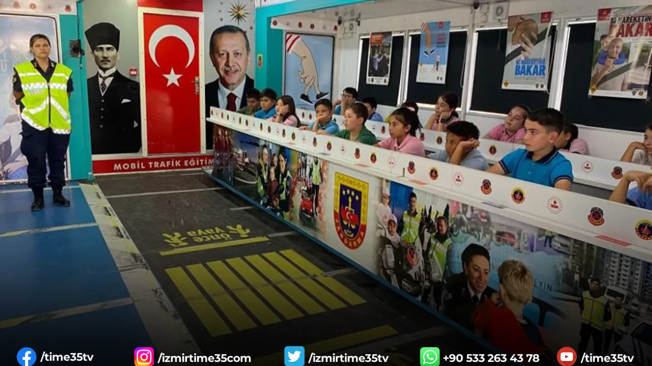 İzmir’de jandarmadan trafik güvenliği eğitimi