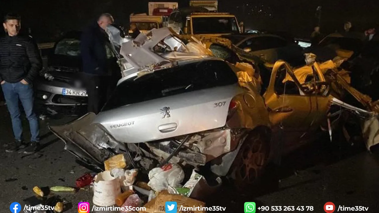 Kocaeli'de ortalık savaş alanına döndü: 26 araç kazaya karıştı, 13 kişi yaralandı