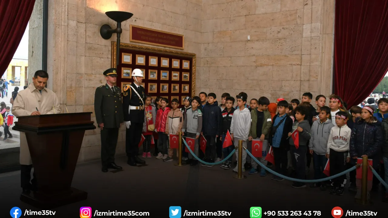 Başkan Ömer Günel Cumhuriyet'in 100. yılında 100 çocukla ATA'nın huzurunda