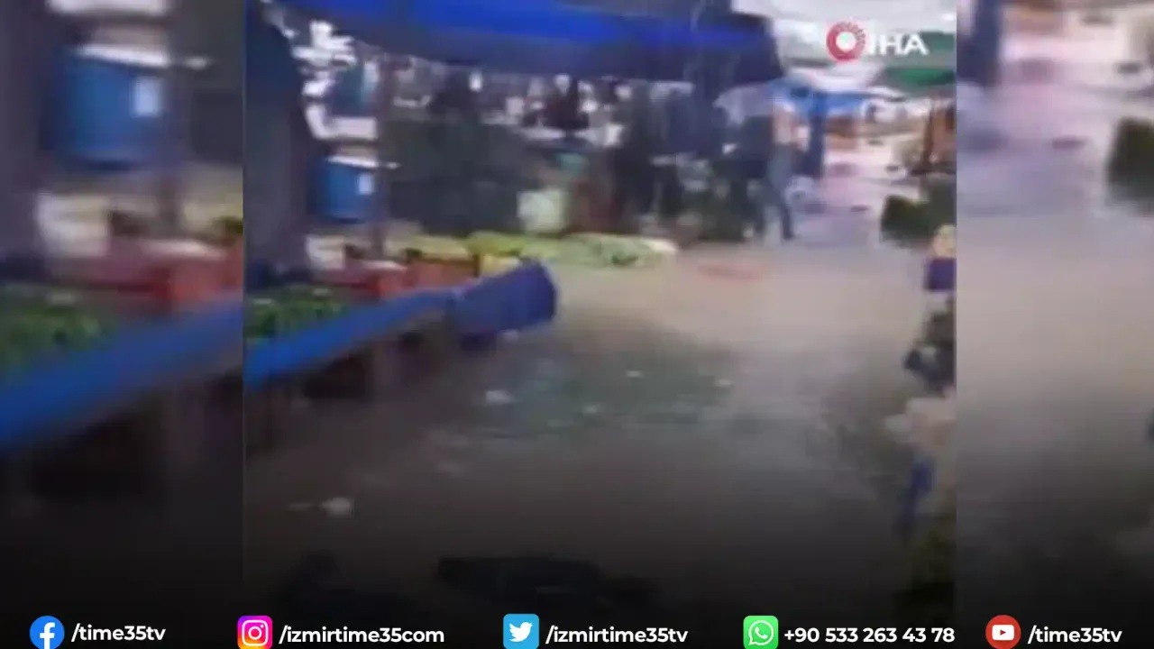 İzmir'i sağanak vurdu semt pazarı sular altında kaldı