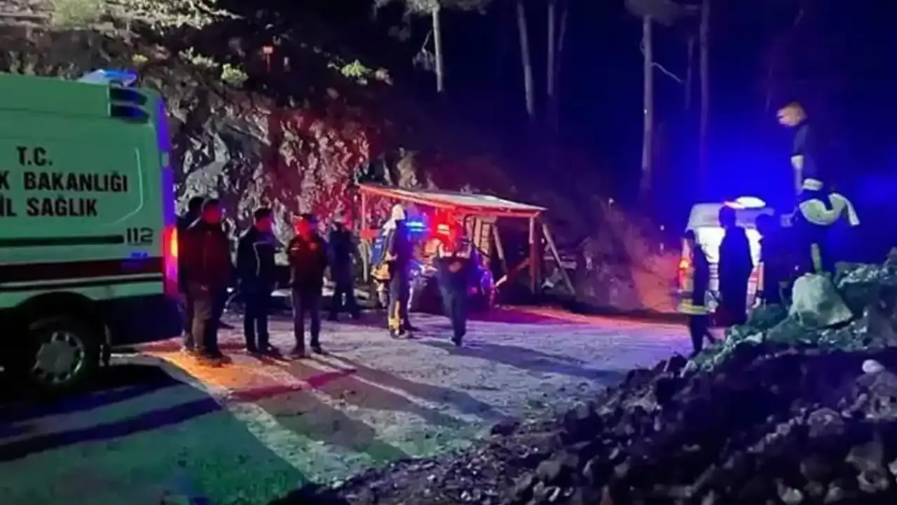 Madende göçük altında kalan iki kişiden acı haber geldi