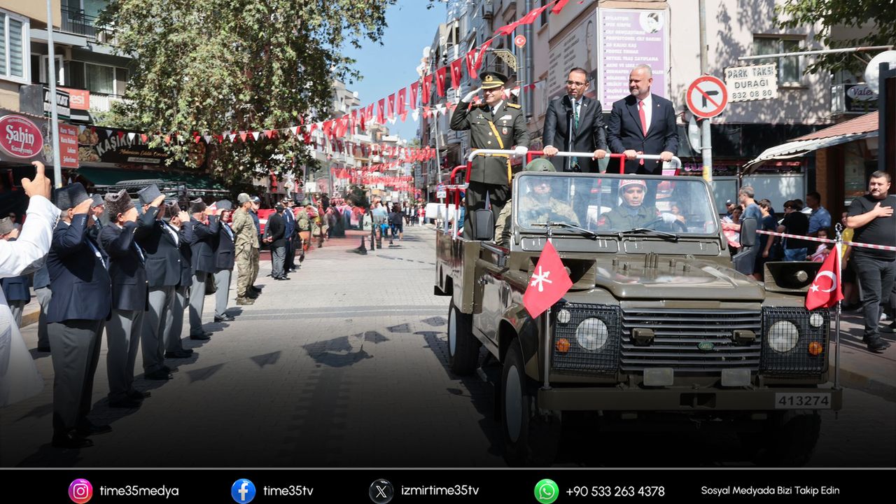 Menemen'de Zafer Bayramı coşkusu yaşandı