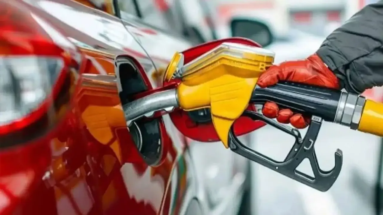 Sürücüler dikkat: Benzin fiyatlarına zam geldi!