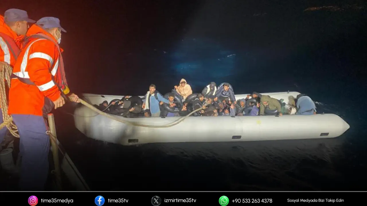 Foça açıklarında 86 düzensiz göçmen yakalandı