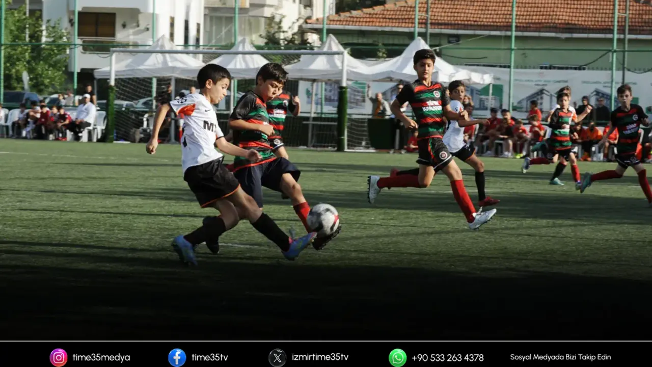 Atatürk’ün çocukları Cumhuriyet Kupası için sahaya çıktı