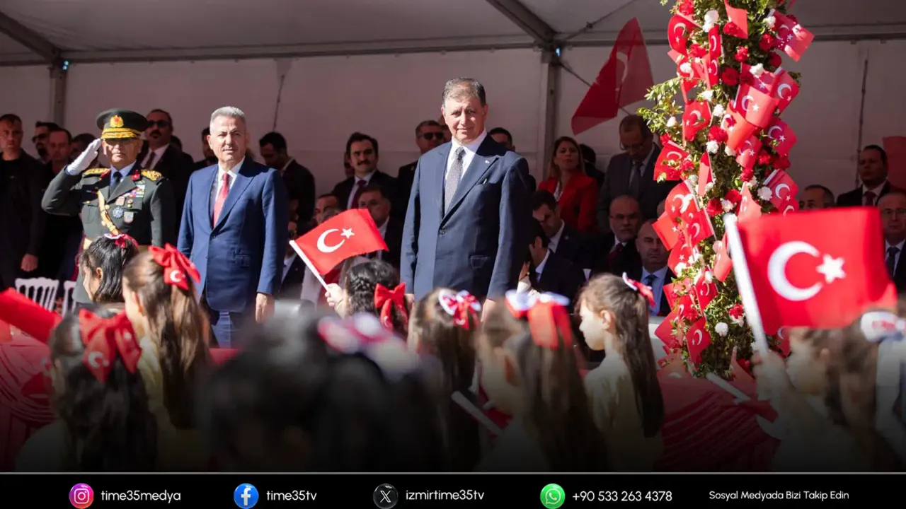 İzmir'de Cumhuriyet Bayramı coşkusu