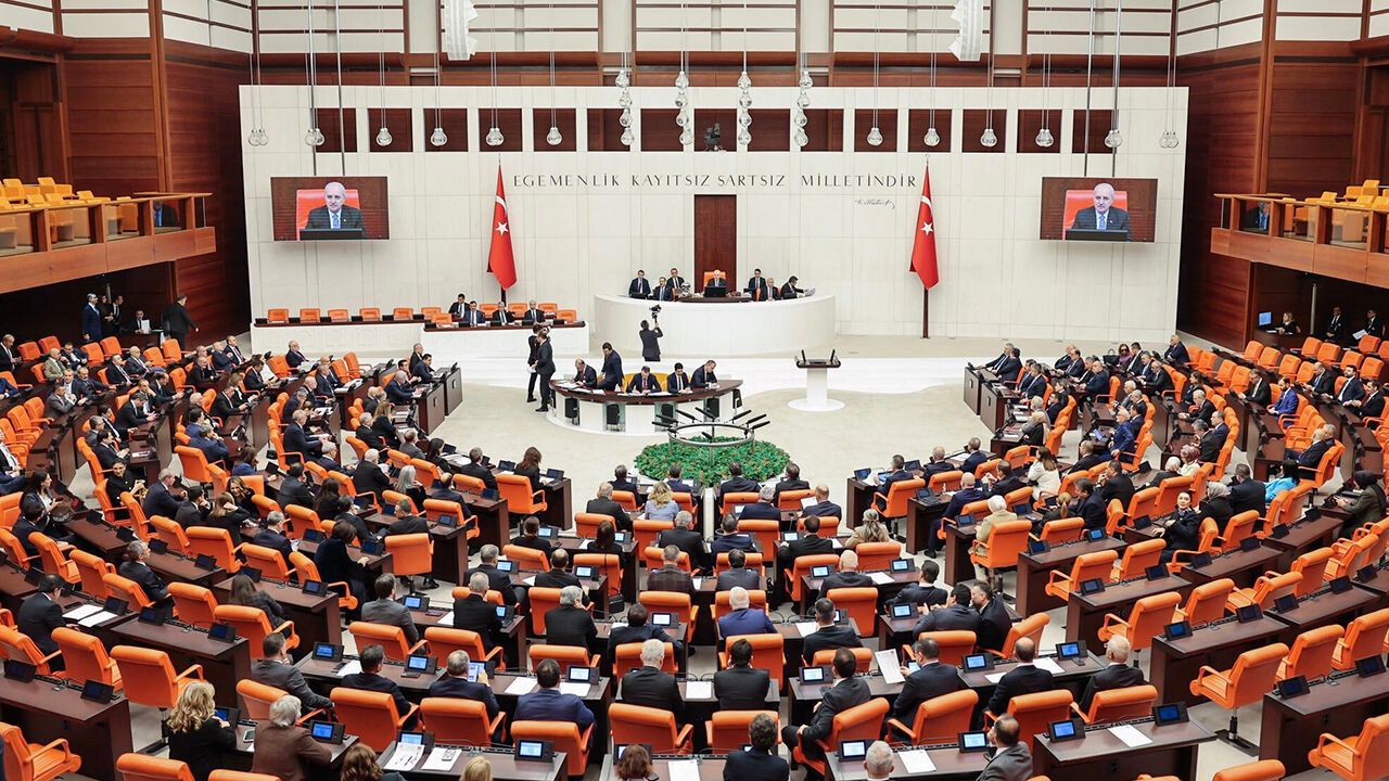 Meclis’te sosyal medya düzenlemesinde ilk adım