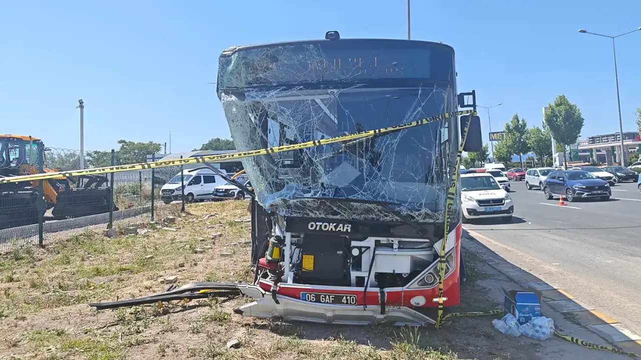 Ankara’da feci kaza: 1 ölü, 9 yaralı
