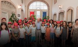 depremzede çocuklardan Başkan Soyer'e teşekkür