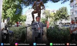 Konak Belediyesi'nden 'Taçsız Kral' Metin Oktay'a anma