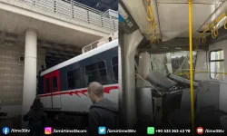 İzmir'de seyir halindeki metro raydan çıkarak duvara çarptı