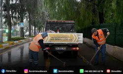 Kuşadası Belediyesi sağanağa karşı tüm ekipleriyle sahada