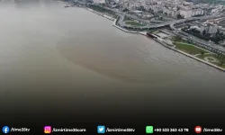 Yağmurun ardından İzmir Körfezi'nin rengi değişti