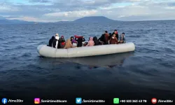 İzmir açıklarında 23'ü çocuk 43 göçmen kurtarıldı