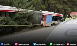 İzmir’de yolcuların olduğu belediye otobüsüne tır çarptı