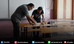 İzmir’de seçim sandıkları kurulmaya başladı