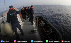 İzmir açıklarında 30 düzensiz göçmen yakalandı