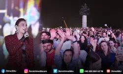 İzmir'de 19 Mayıs coşkusu meydanlara taştı