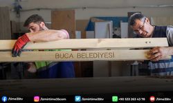 Buca’da ahşap atıklar kent mobilyasına dönüştürülüyor