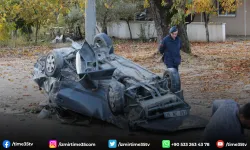 Fiat Tofaş otomobil kağıt gibi ezildi: 3 yaralı