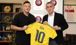 Mesut Özil'den TFF başkanlığı iddialarına yanıt