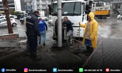 Kuşadası Belediyesi ekipleri 7/24 sağanak mesaisinde