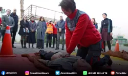 Başkan Ünsal ve anaokulu öğrencileri deprem tatbikatında!