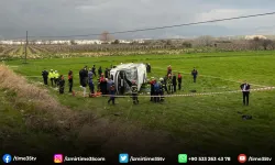 İzmir’den Denizli’ye turnuvaya gelen öğrenciler kaza yaptı