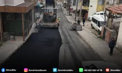 Bayraklı'da yol yenileme ve üst geçit çalışmaları sürüyor