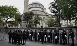 Taksim'e izinsiz yürümek isteyen gruba müdahale