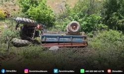 Devrilen traktörün sürücüsü hayatını kaybetti