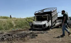 Baba oğul kamyonetle yanmış halde bulundu
