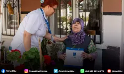 Evde bakım hizmeti alan anneler sevinci yaşadı