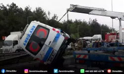 Hasta nakil ambulansı yan yattı: 3 yaralı