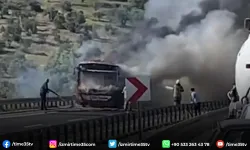 İzmir’de belediye otobüsü alev alev yandı