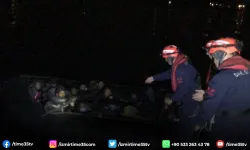 Lastik botta 48 göçmen yakalandı