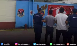 Manisa'da aranan 2 şahıs jandarmadan kaçamadı