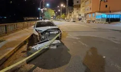 İki araç kafa kafaya çarpıştı: 2 ölü, 3 yaralı