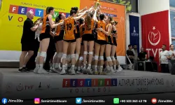 Festival Voleybol'da ilk ödüller verildi