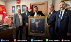 Tamer Osmanağaoğlu, İzmir’in önde gelen basın temsilcilerini makamında ağırladı