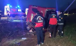 Van'da yolcu otobüsü devrildi: 28 yaralı