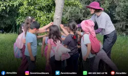 Çocuklar, ormanda keşif ve masal yolculuğunda buluşuyor
