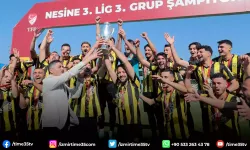Yenilgisiz şampiyon Aliağa FK, kupayı kaldırdı