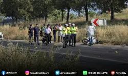 İzmir'de kamyonet iki motosikletliye çarptı: 1 ölü