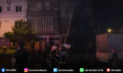Ağaçta çıkan yangın binaya sıçradı